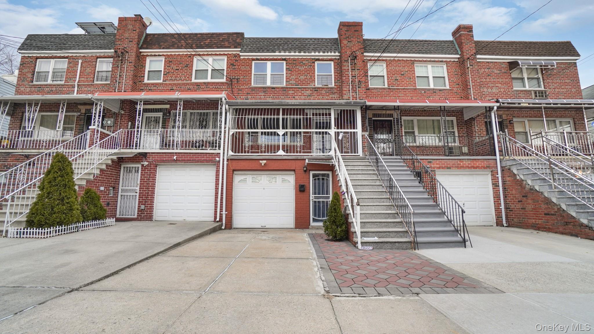 #1 photo, 2524 Radcliff Avenue, Bronx , NY 10469