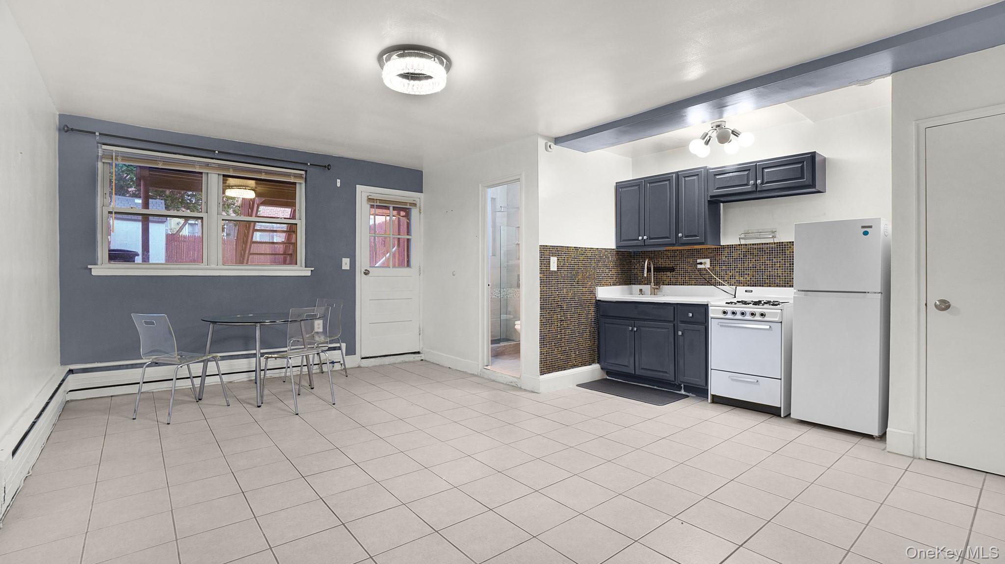 #12 photo, 2524 Radcliff Avenue, Bronx , NY 10469