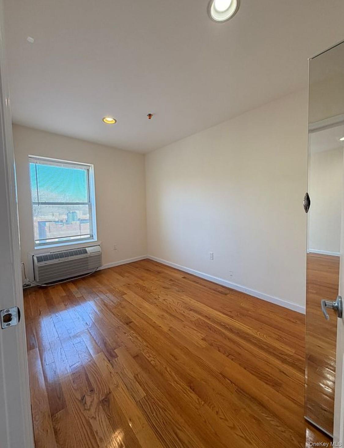 #18 photo, 8265 116th Street, Richmond Hill , NY 11418