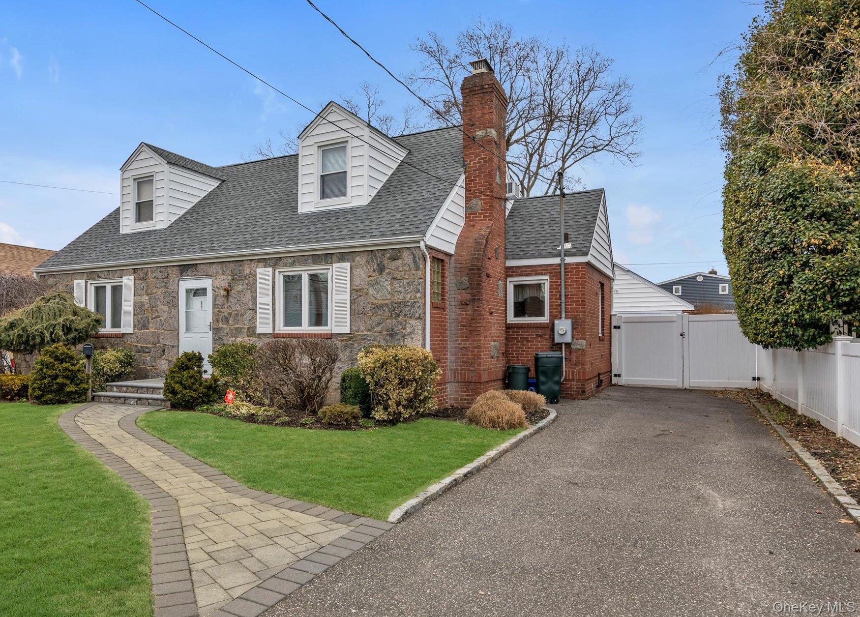 #1 photo, 87 Powell Avenue, 长岛 Merrick , NY 11566