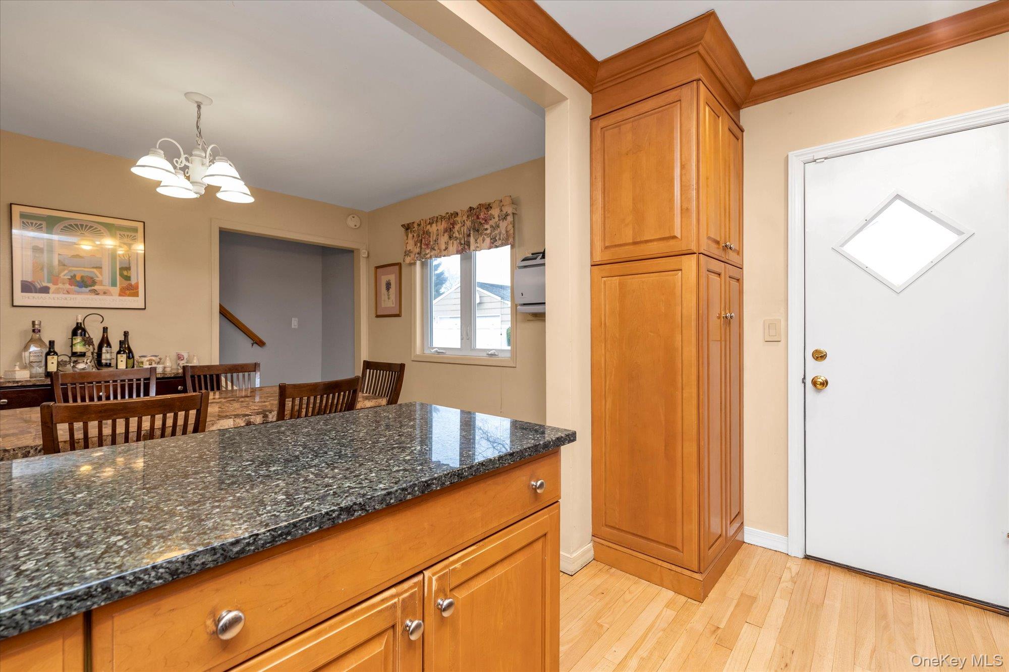 #11 photo, 87 Powell Avenue, 长岛 Merrick , NY 11566