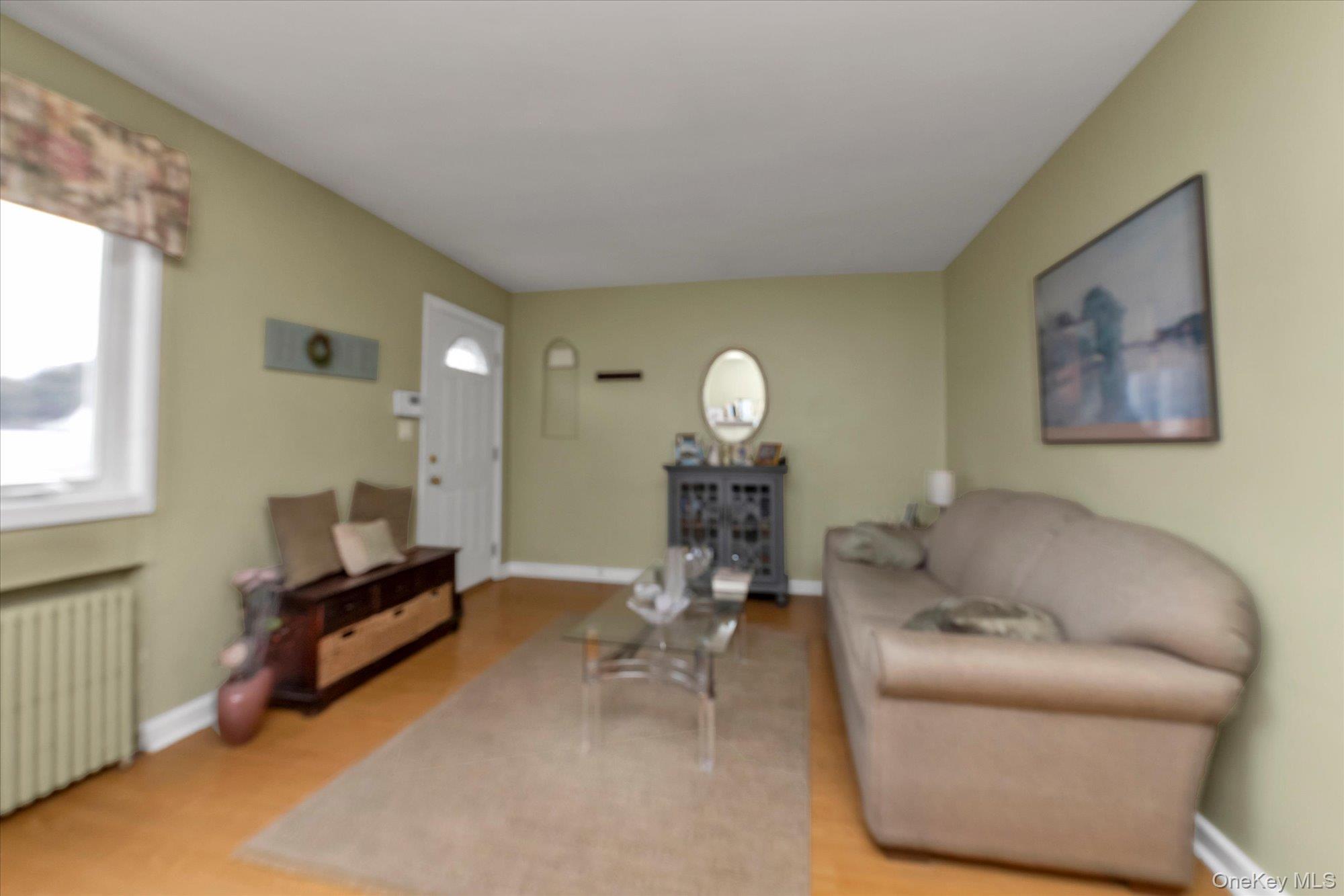 #4 photo, 87 Powell Avenue, 长岛 Merrick , NY 11566