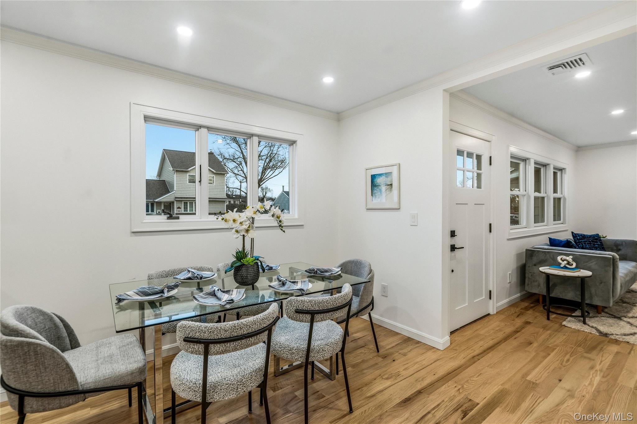 #12 photo, 2 Mohegan Drive, नासाउ काउंटी Massapequa , NY 11758