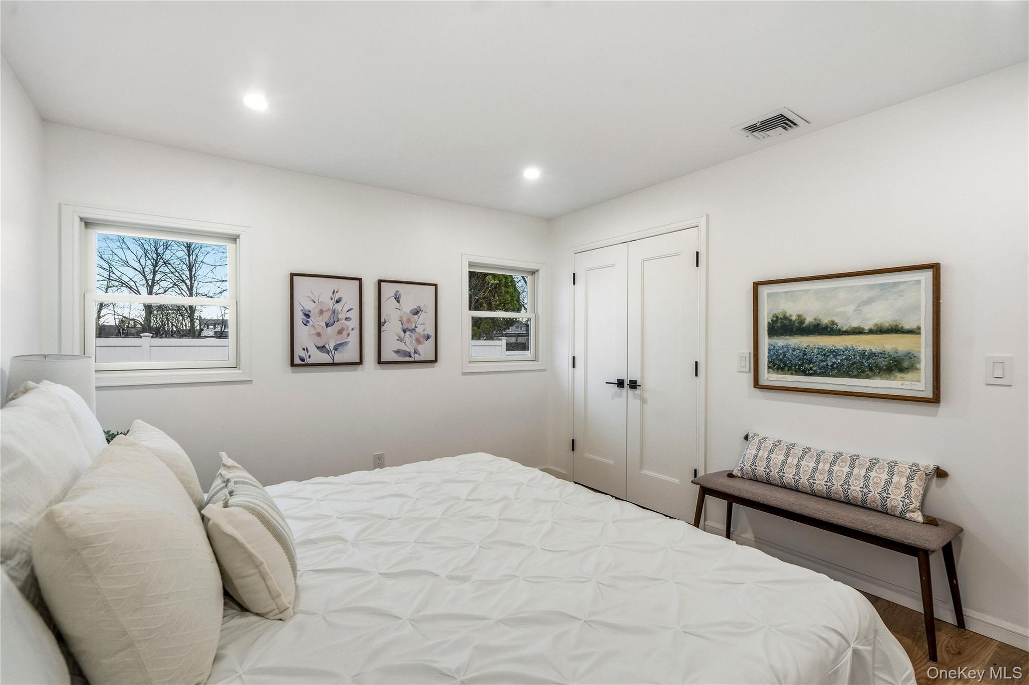 #18 photo, 2 Mohegan Drive, नासाउ काउंटी Massapequa , NY 11758