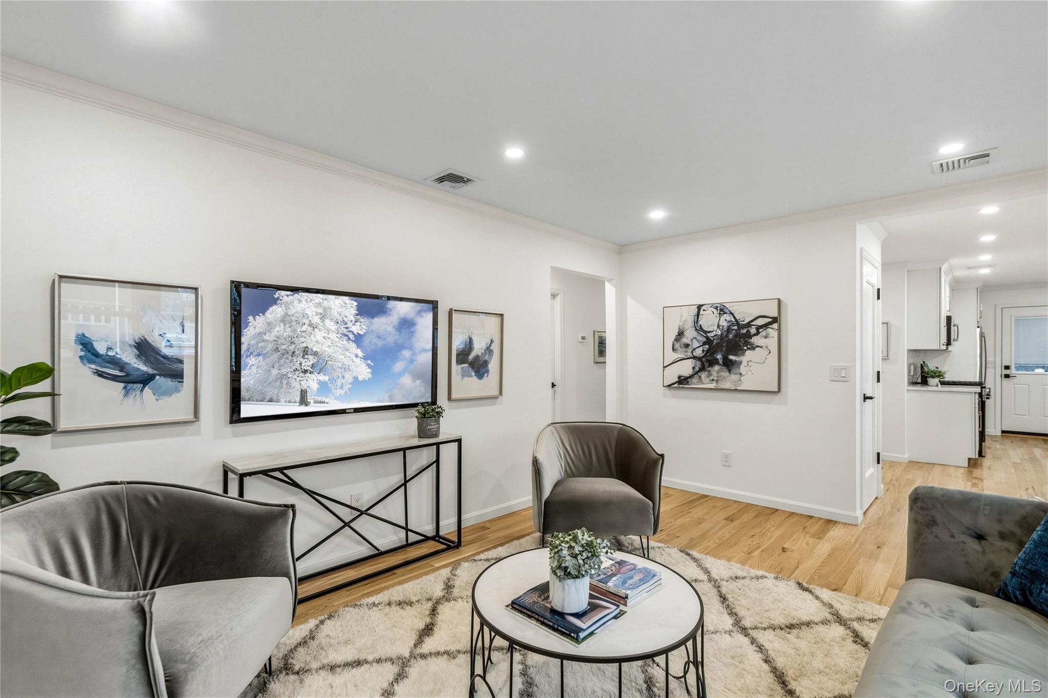 #7 photo, 2 Mohegan Drive, नासाउ काउंटी Massapequa , NY 11758