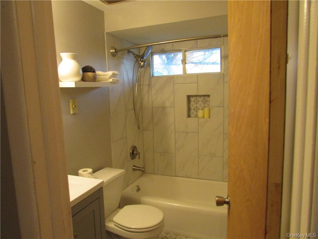 #12 photo, 1204 Parr Lake Drive, Newburgh , NY 12550