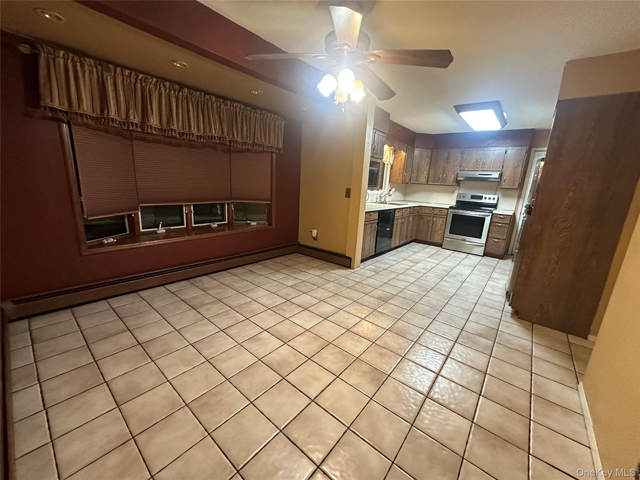 #12 photo, 30 Poplar Avenue, Farmingdale , NY 11735