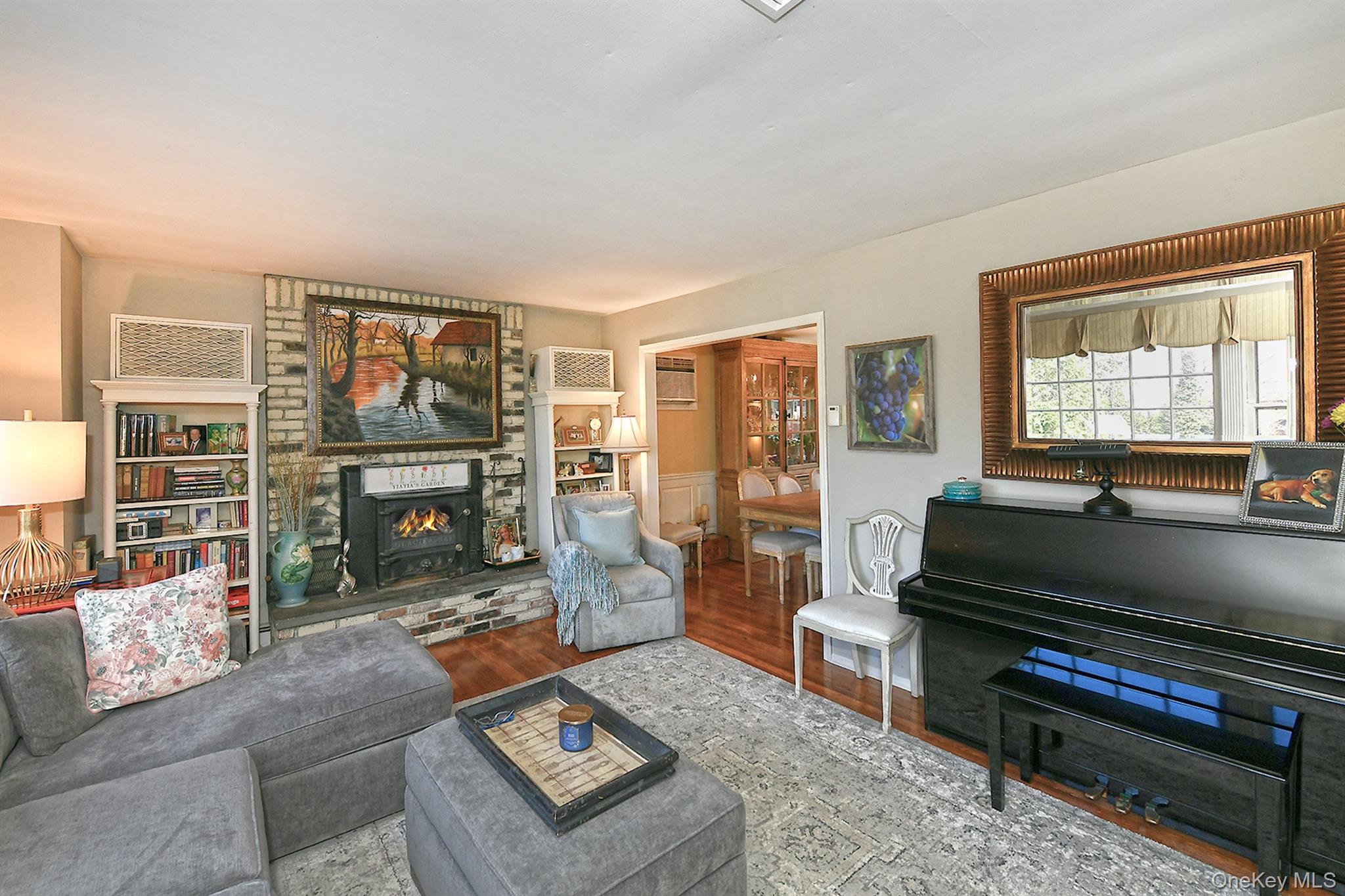 #12 photo, 90 E 25th Street, सफ़ोक काउंटी Huntington Station , NY 11746