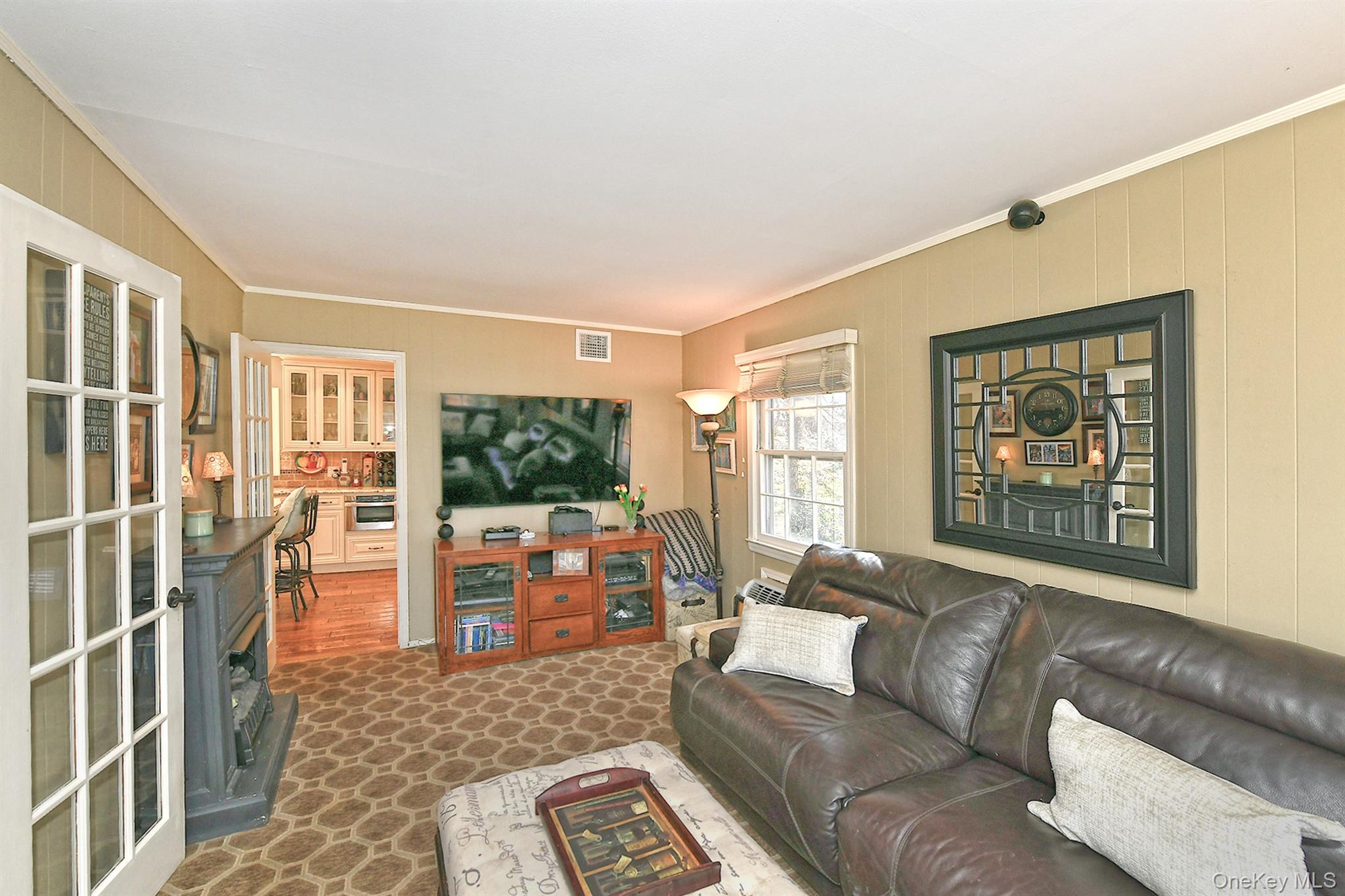 #14 photo, 90 E 25th Street, सफ़ोक काउंटी Huntington Station , NY 11746