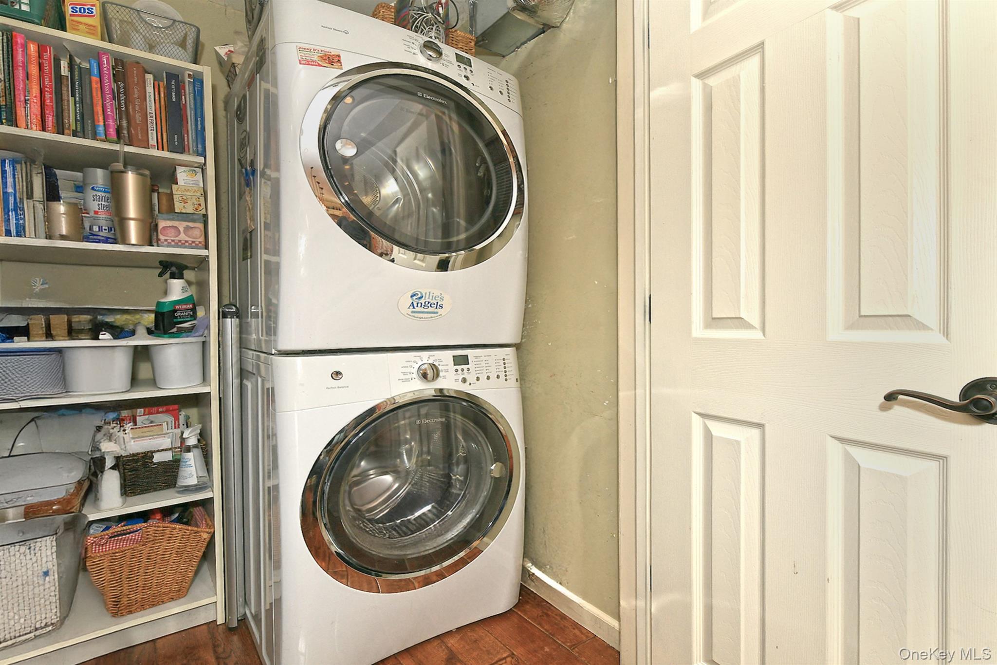 #15 photo, 90 E 25th Street, सफ़ोक काउंटी Huntington Station , NY 11746