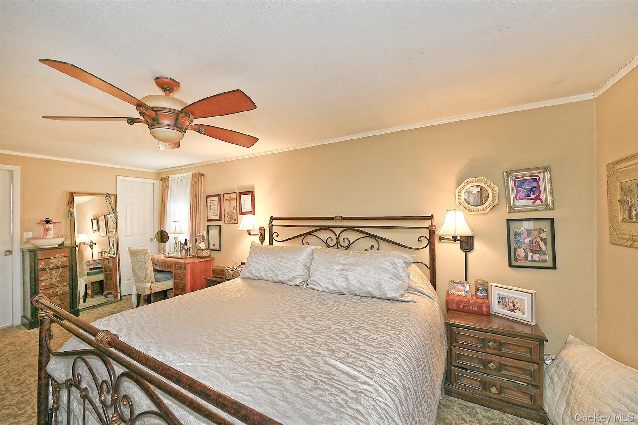 #18 photo, 90 E 25th Street, सफ़ोक काउंटी Huntington Station , NY 11746