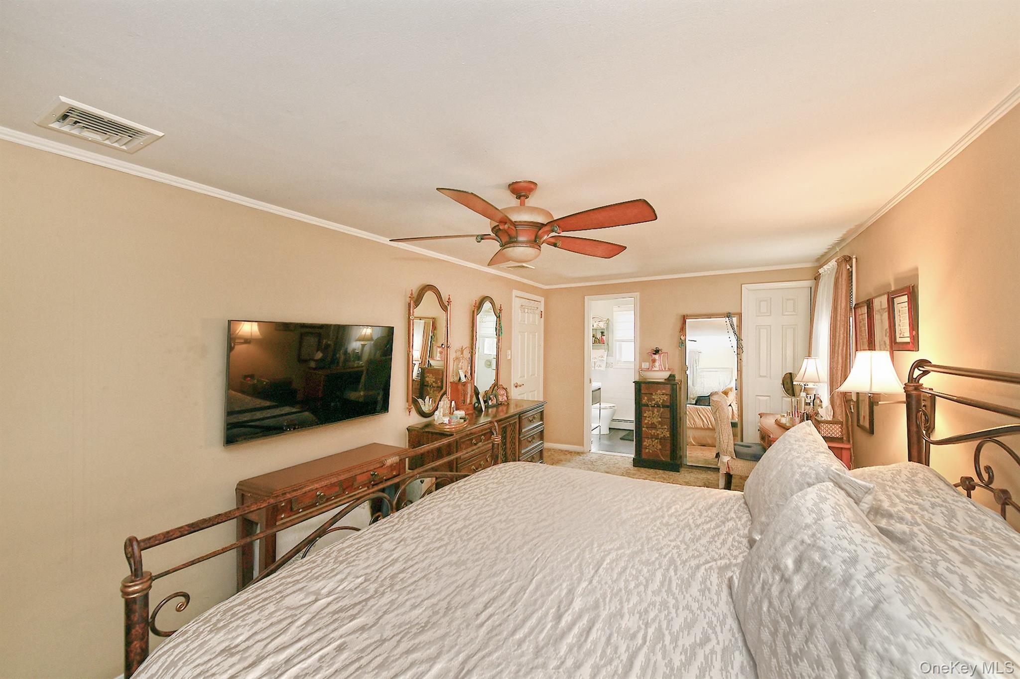 #19 photo, 90 E 25th Street, सफ़ोक काउंटी Huntington Station , NY 11746