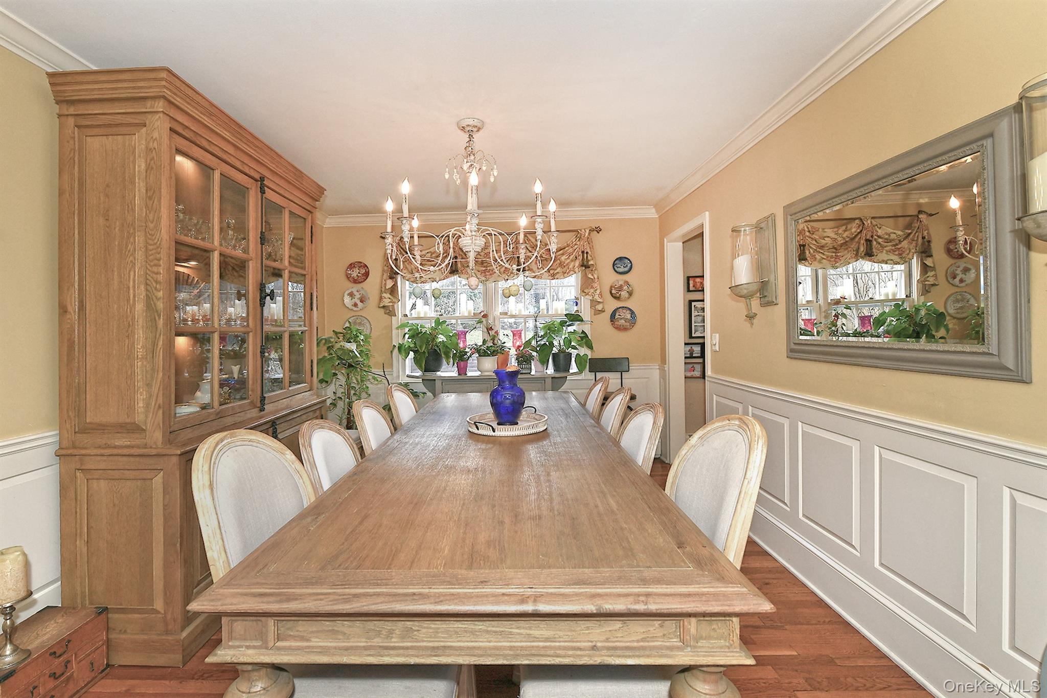 #9 photo, 90 E 25th Street, सफ़ोक काउंटी Huntington Station , NY 11746