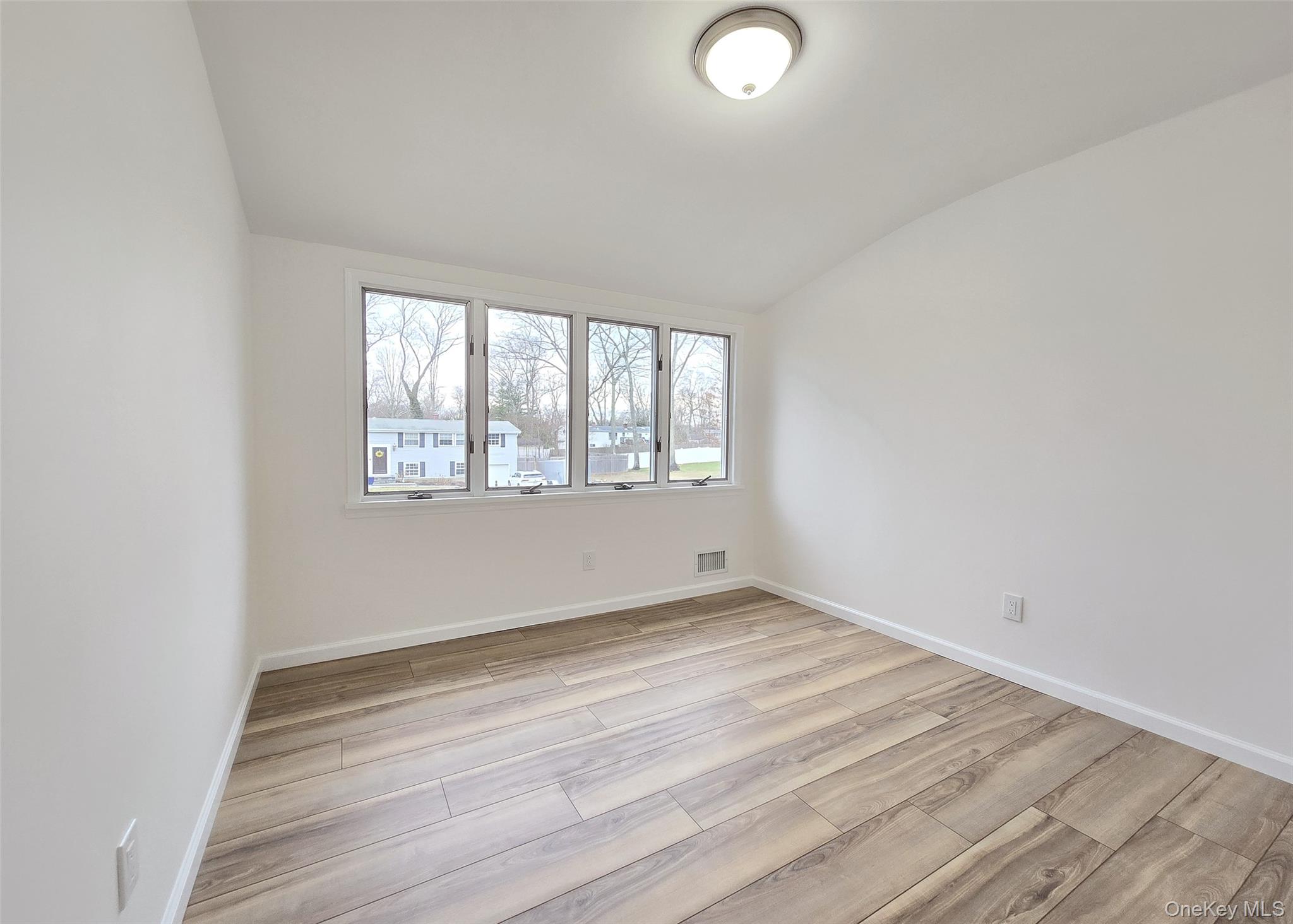 #19 photo, 21 Possum Lane, East Setauket , NY 11733