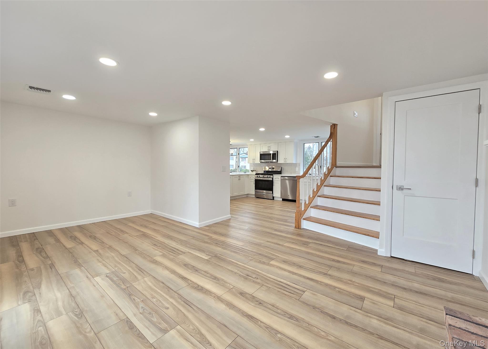 #8 photo, 21 Possum Lane, East Setauket , NY 11733