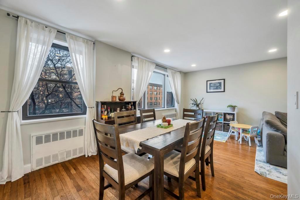 #14 photo, 2 Birchwood Court, Mineola , NY 11501