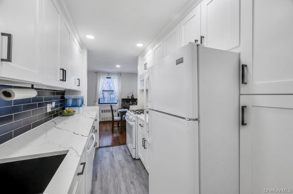 #19 photo, 2 Birchwood Court, Mineola , NY 11501