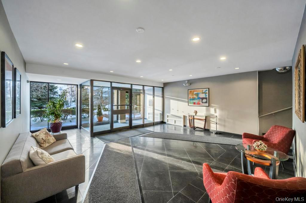 #3 photo, 2 Birchwood Court, Mineola , NY 11501