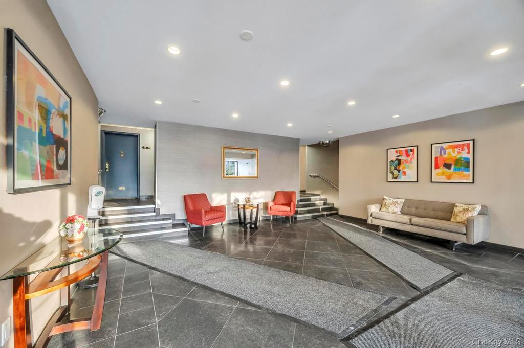 #5 photo, 2 Birchwood Court, Mineola , NY 11501