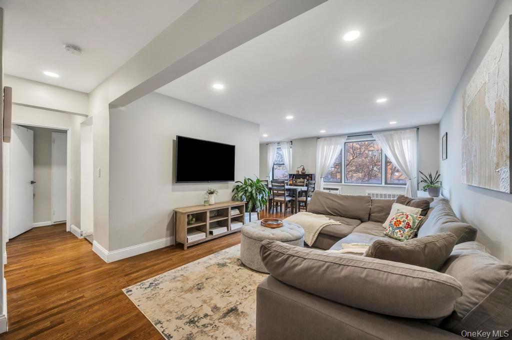 #7 photo, 2 Birchwood Court, Mineola , NY 11501