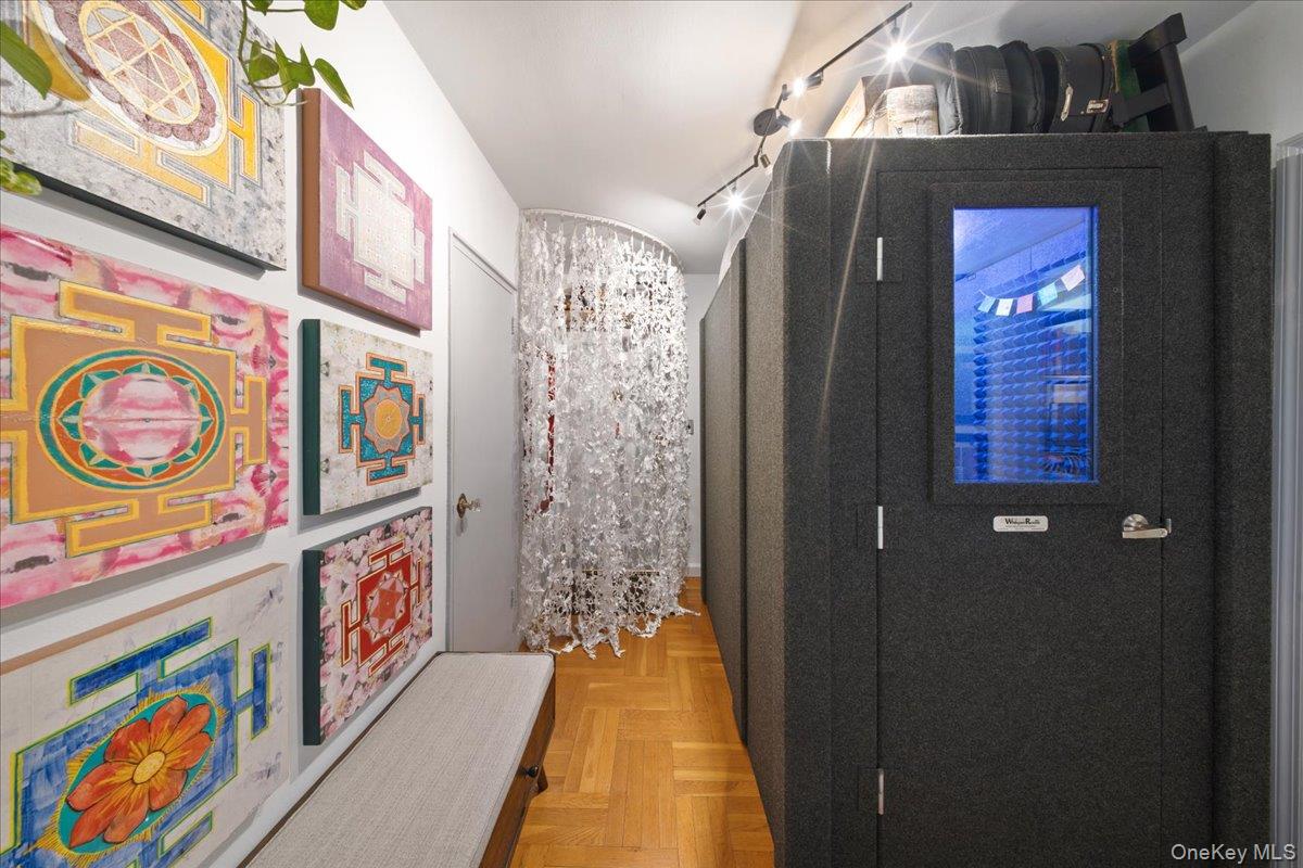 #5 photo, 620 W 239th Street, Bronx , NY 10463