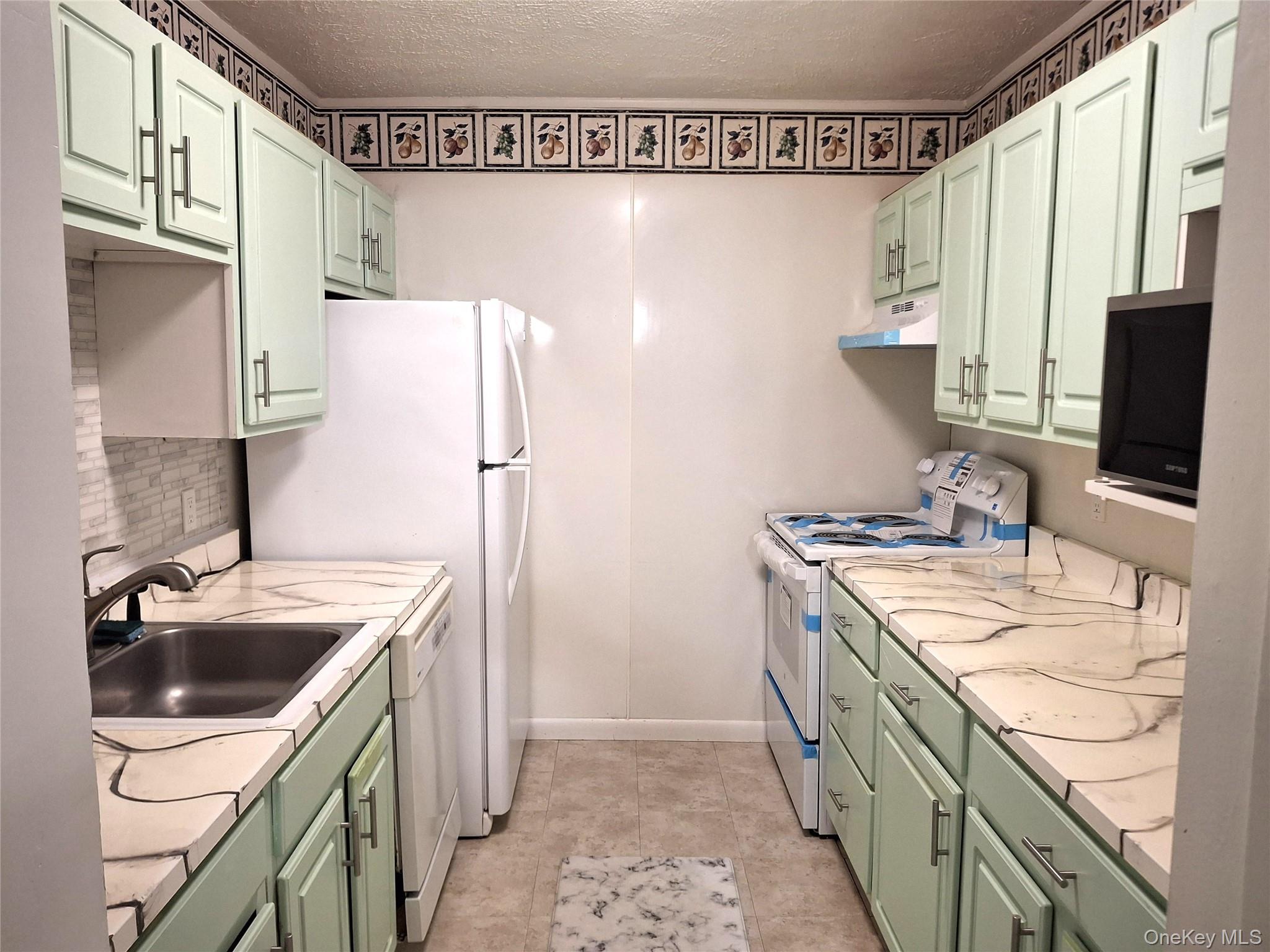 #6 photo, 18 White Gate Drive, Wappingers Falls , NY 12590