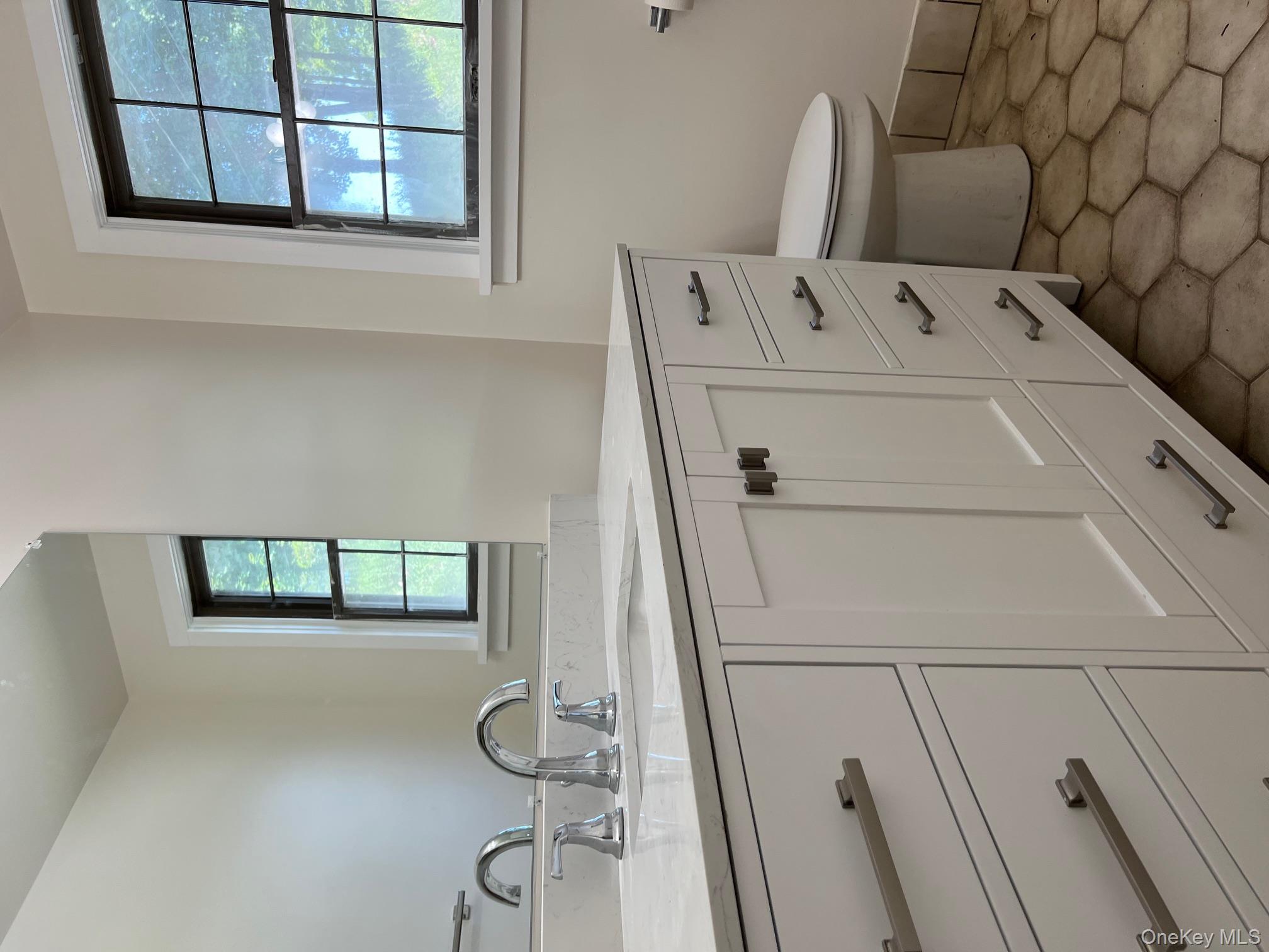 #10 photo, 121 E Hook Cross Road, Hopewell Junction , NY 12533