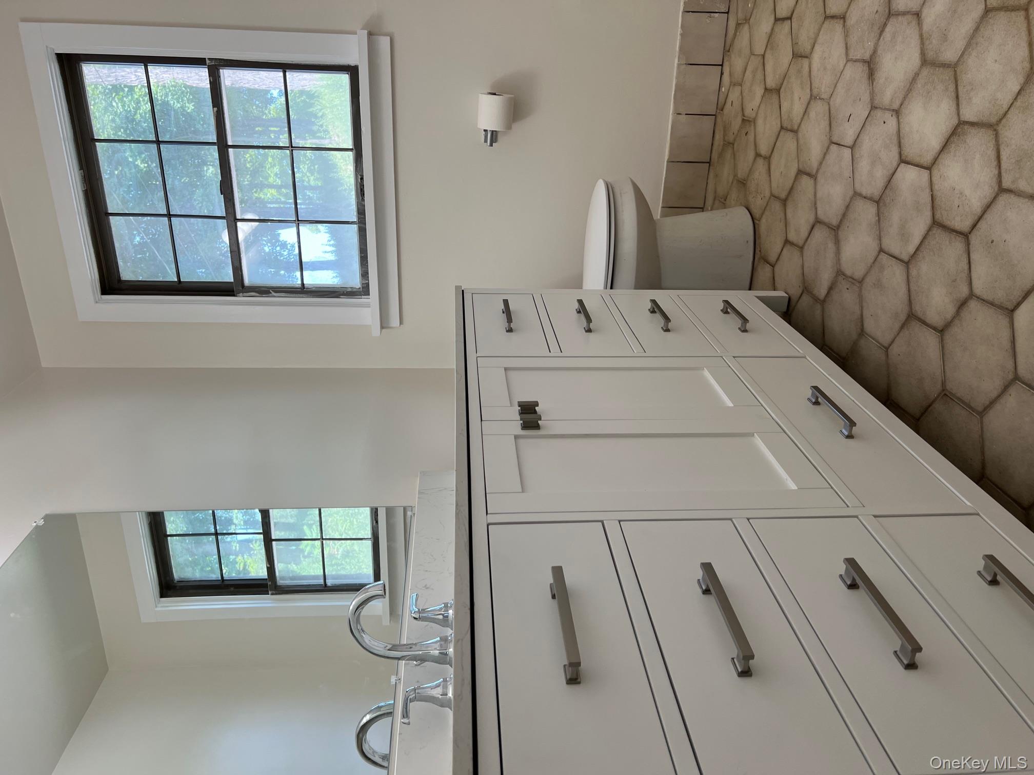 #8 photo, 121 E Hook Cross Road, Hopewell Junction , NY 12533