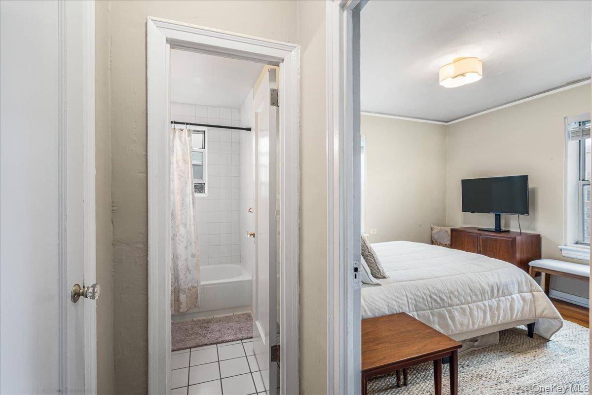 #11 photo, 30-47 Hobart Street, 皇后區 木邊 Woodside , NY 11377