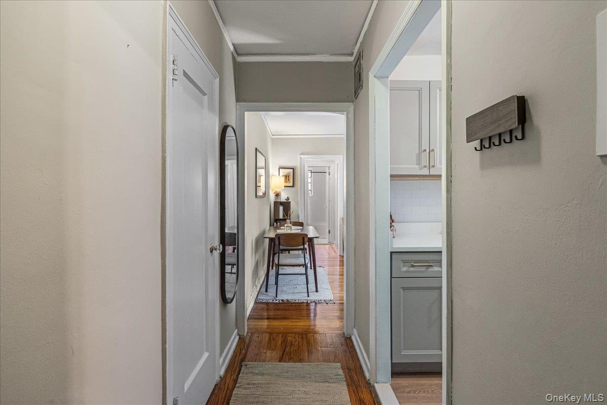 #15 photo, 30-47 Hobart Street, 皇后區 木邊 Woodside , NY 11377