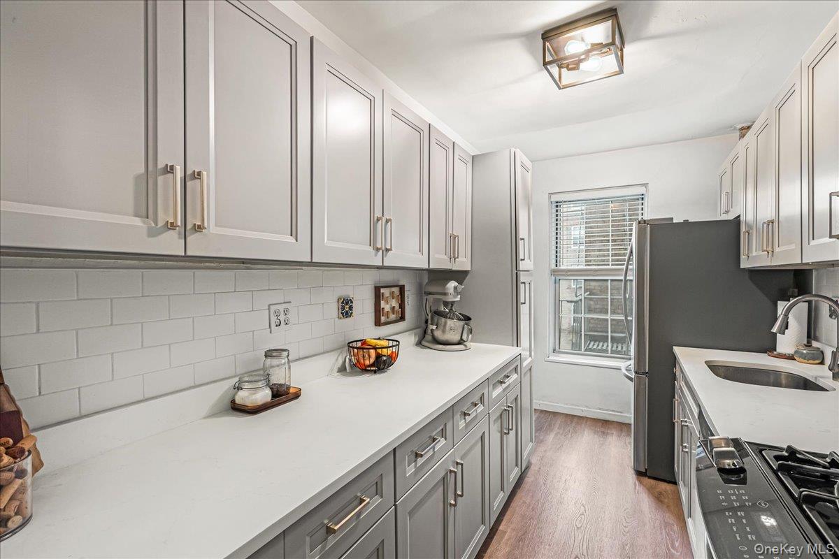 #2 photo, 30-47 Hobart Street, 皇后區 木邊 Woodside , NY 11377