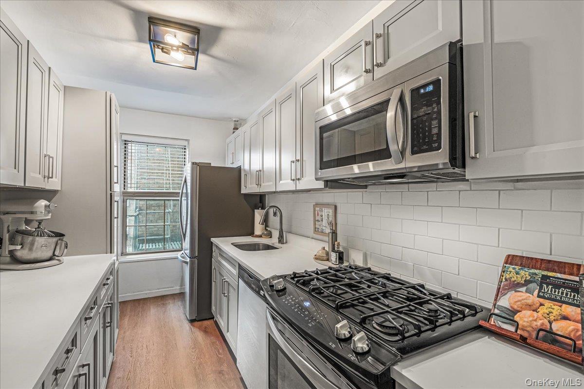 #3 photo, 30-47 Hobart Street, 皇后區 木邊 Woodside , NY 11377