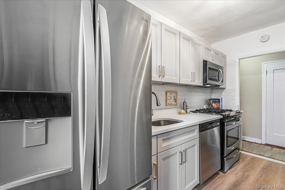 #4 photo, 30-47 Hobart Street, 皇后區 木邊 Woodside , NY 11377