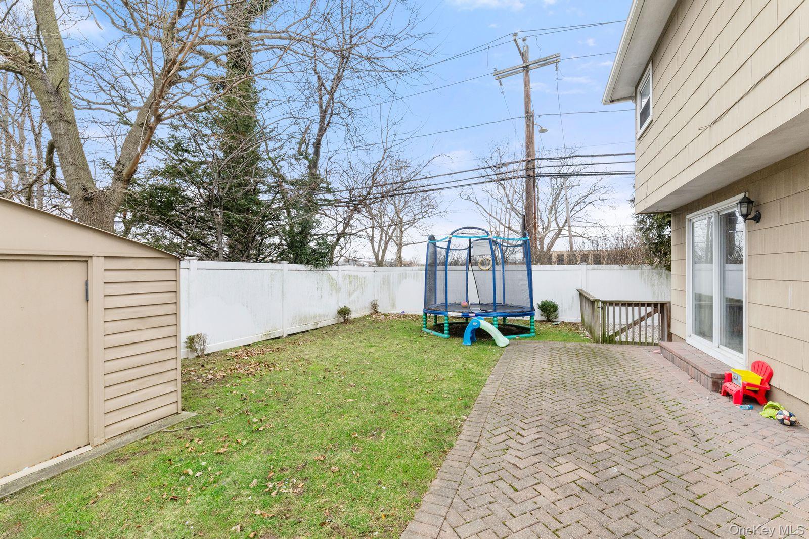 #19 photo, 409 barnard Avenue, Woodmere , NY 11559