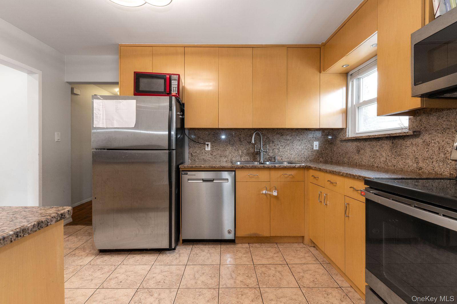 #9 photo, 409 barnard Avenue, Woodmere , NY 11559