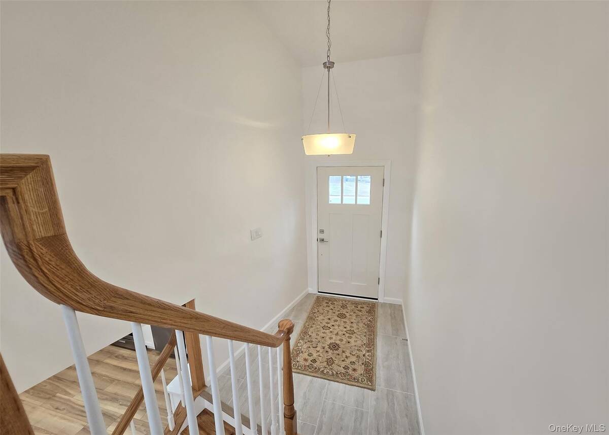 #11 photo, 21 Possum Lane, East Setauket , NY 11733