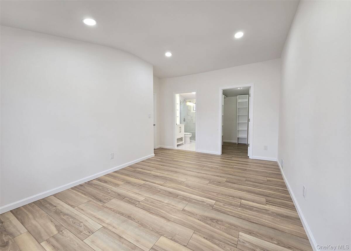 #15 photo, 21 Possum Lane, East Setauket , NY 11733