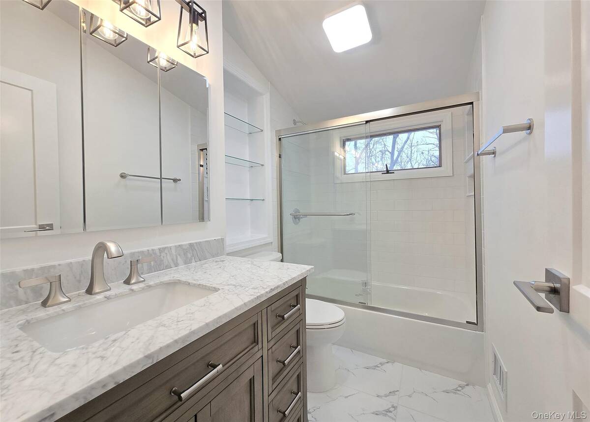 #20 photo, 21 Possum Lane, East Setauket , NY 11733