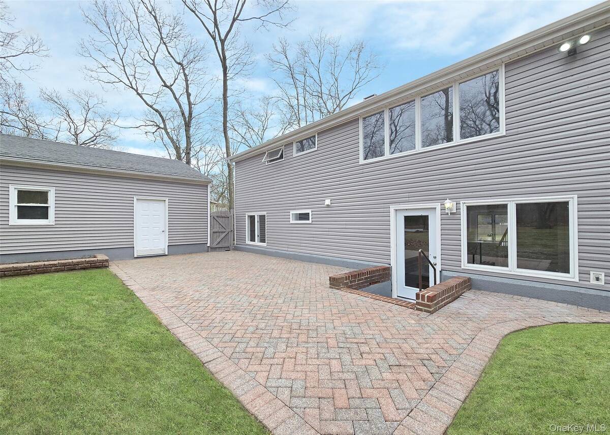 #25 photo, 21 Possum Lane, East Setauket , NY 11733