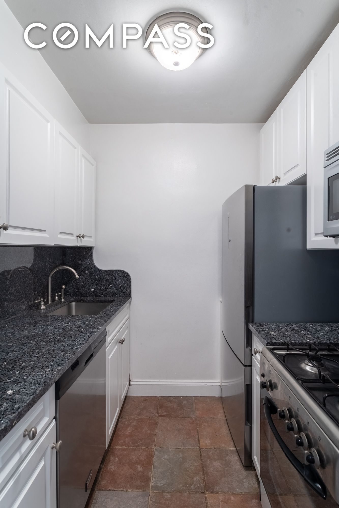 #2 photo, 333 E 75th Street, Lenox Hill , NY 10021