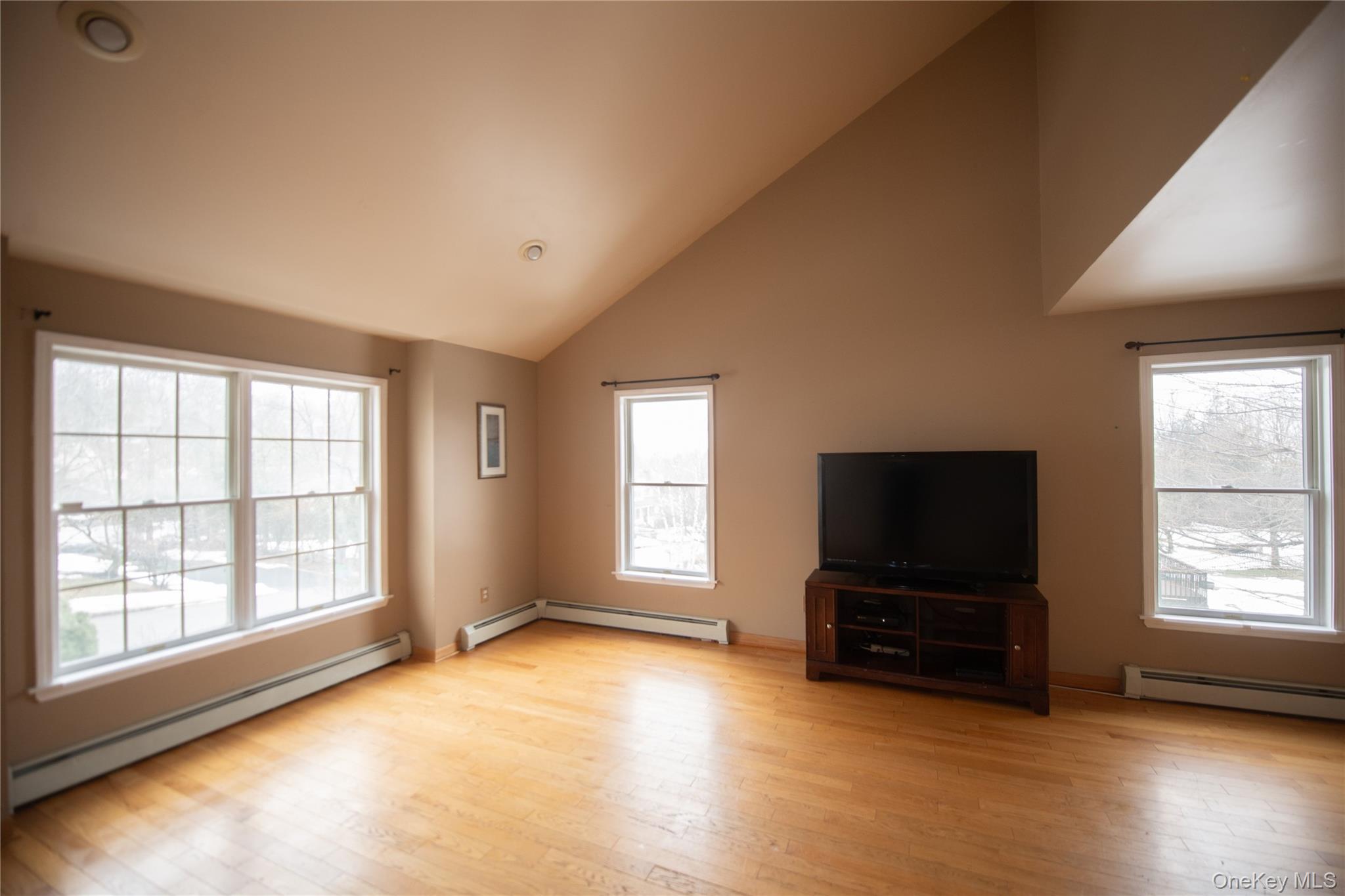 #4 photo, 17 Oakley Boulevard, Garnerville , NY 10923