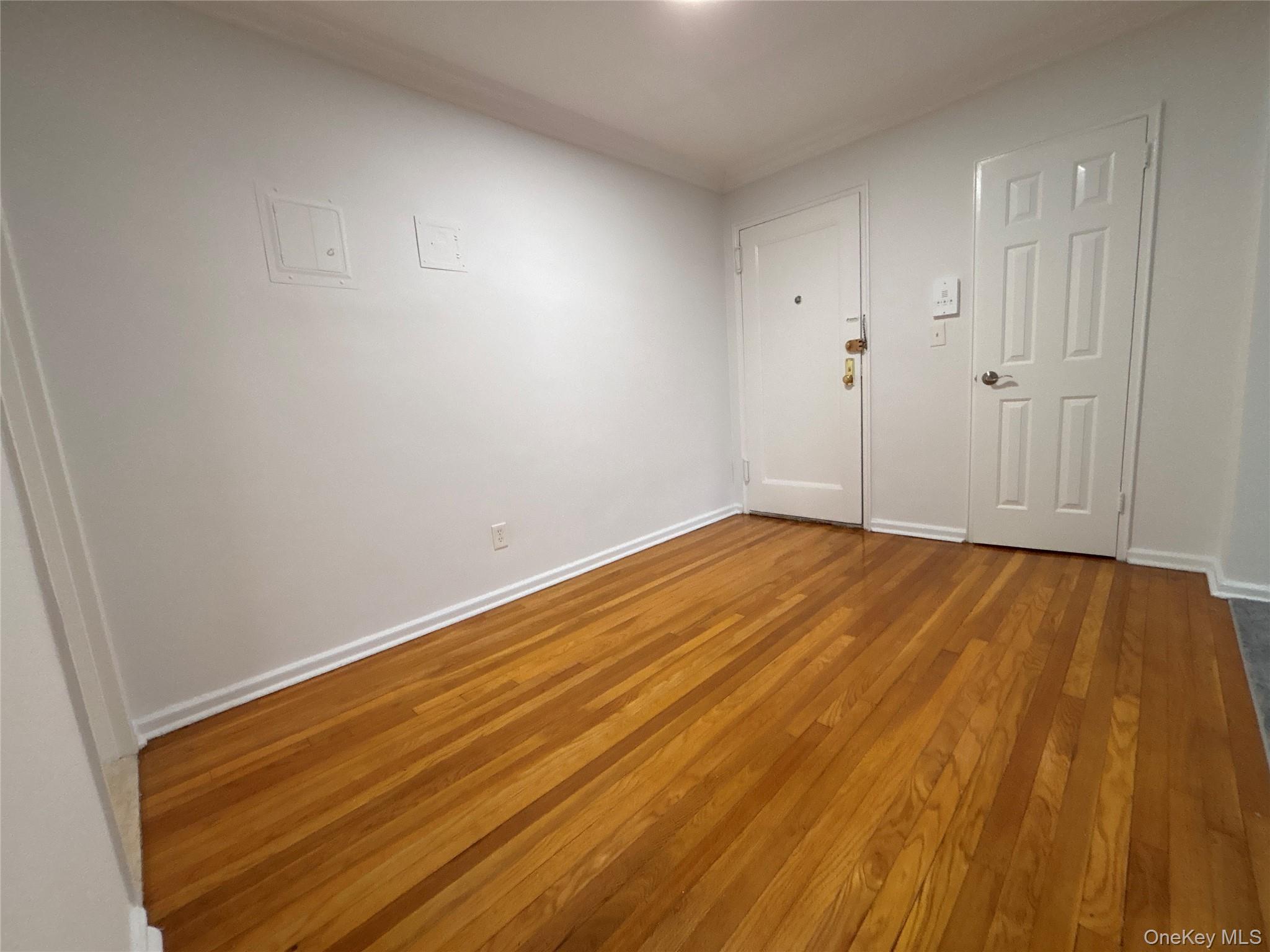 #5 photo, 50 S Middle Neck Road, Нассау ‖ Great Neck , NY 11021