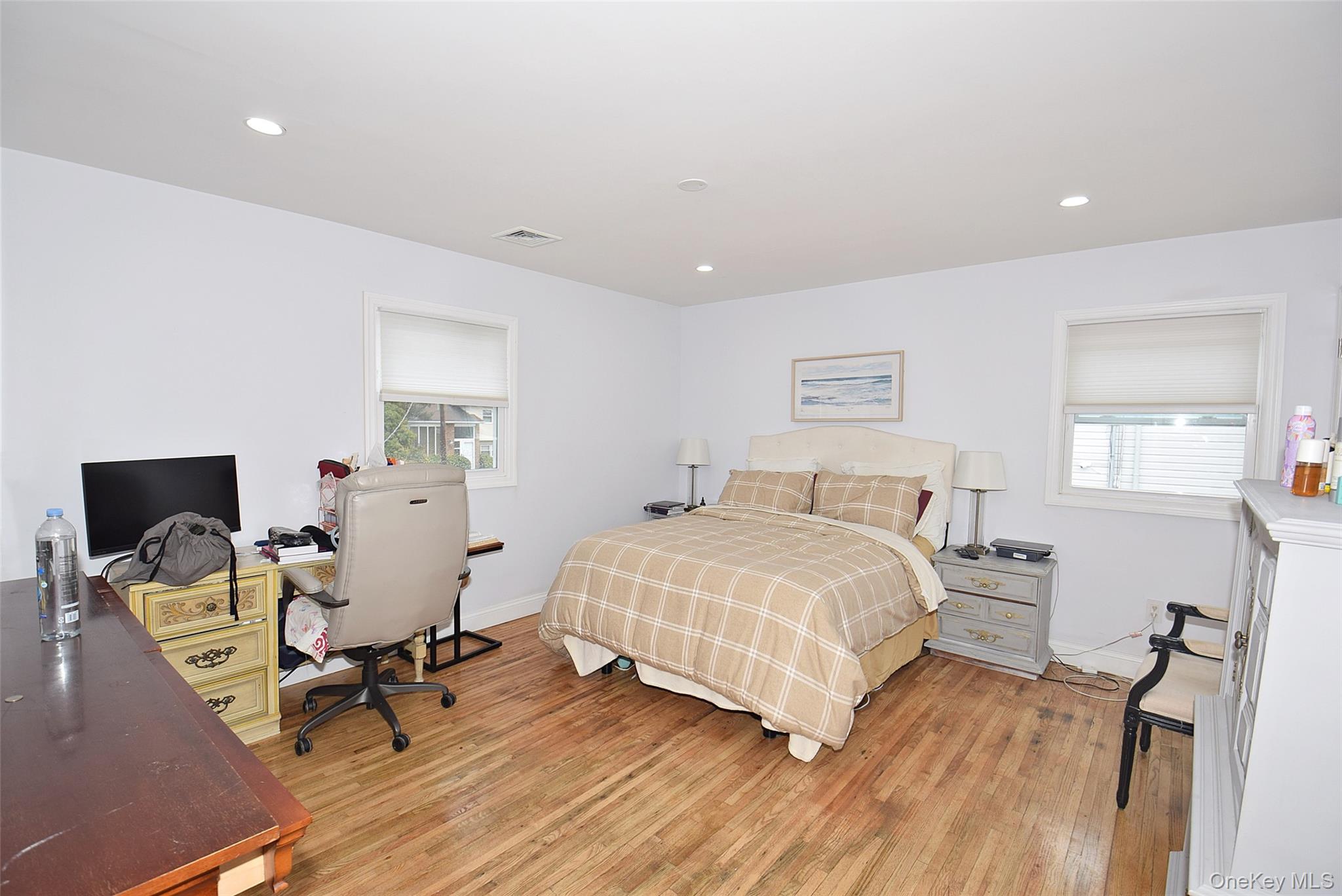 #18 photo, 3029 Ann Street, Baldwin , NY 11510