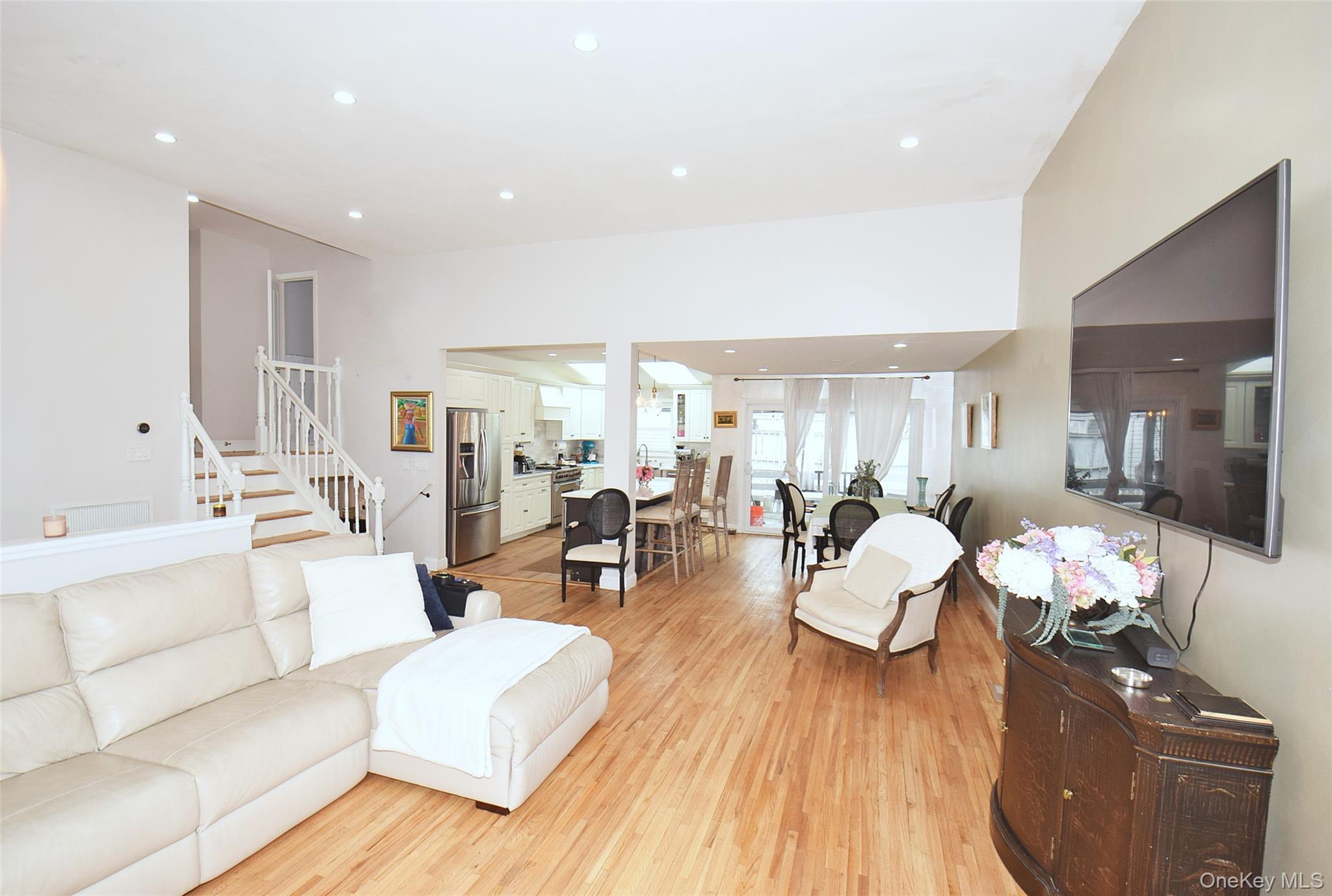 #6 photo, 3029 Ann Street, Baldwin , NY 11510