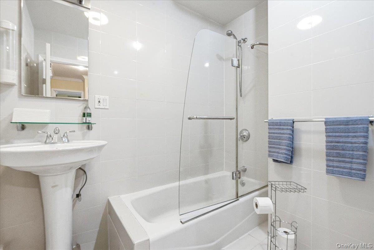 #19 photo, 67-68 Groton Street, Forest Hills , NY 11375