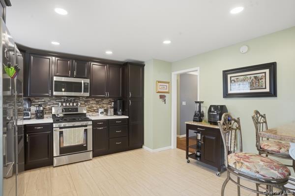 #3 photo, 209 Summit Drive, New Windsor , NY 12553