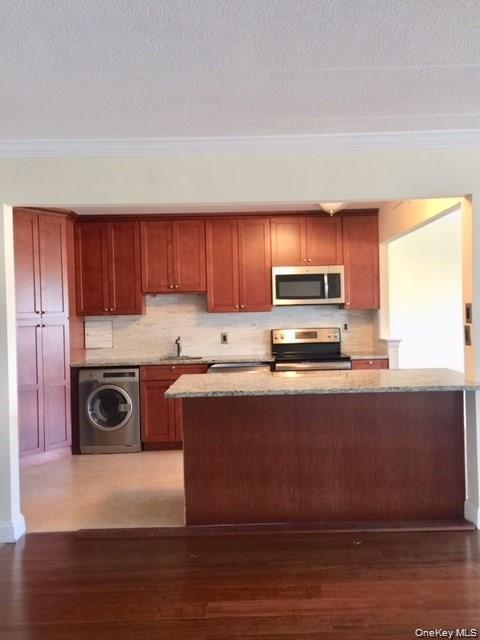 #5 photo, 30 Greenridge Avenue, White Plains , NY 10605