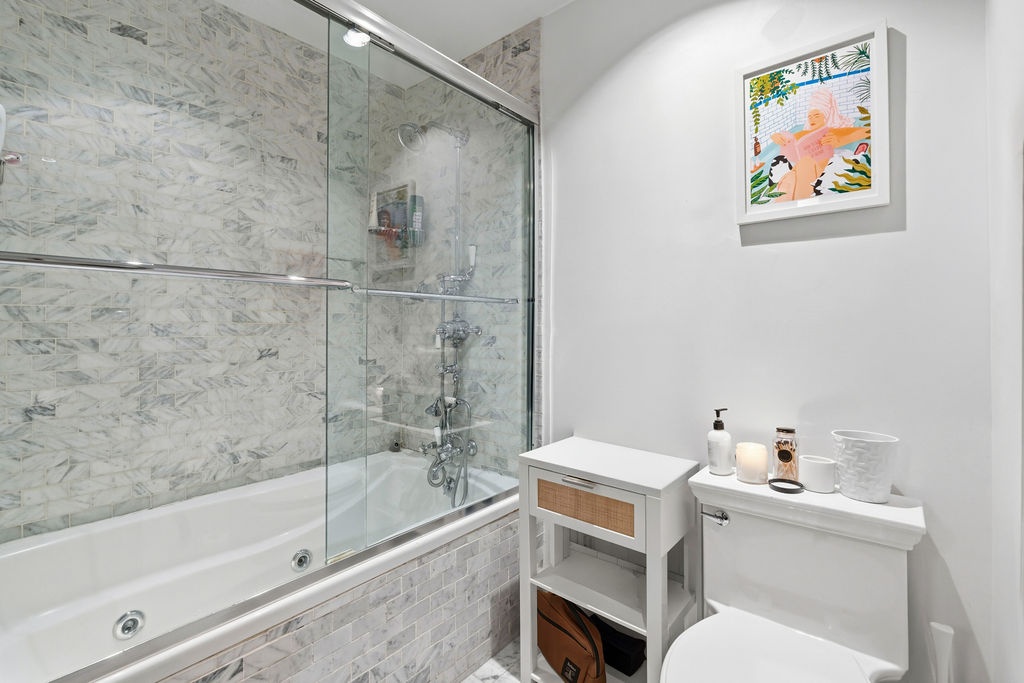 #12 photo, 315 E 72nd Street, 맨해튼 Upper East Side , NY 10021