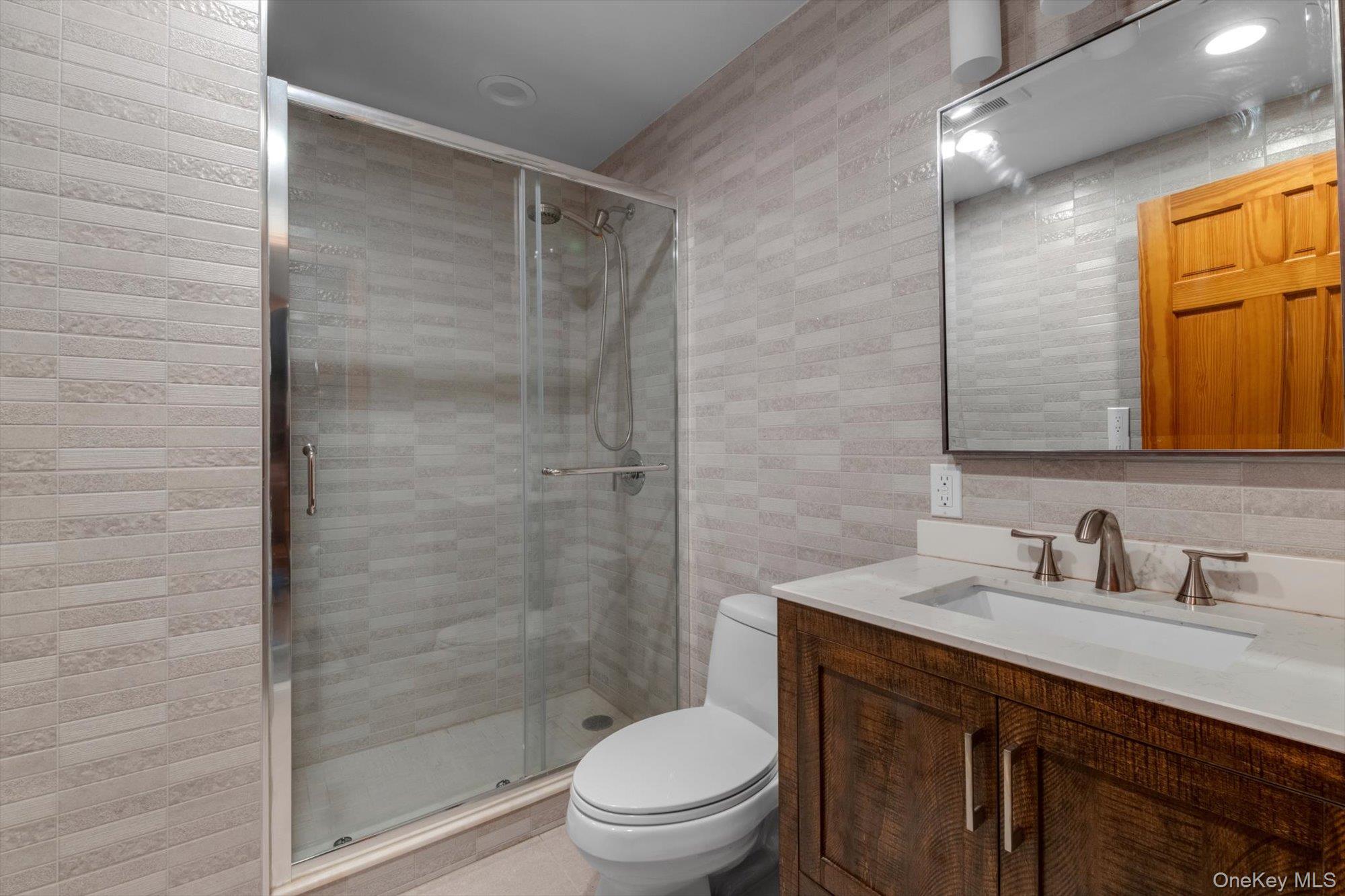 #11 photo, 217-63 Corbett Road, कुईंस Bayside , NY 11361