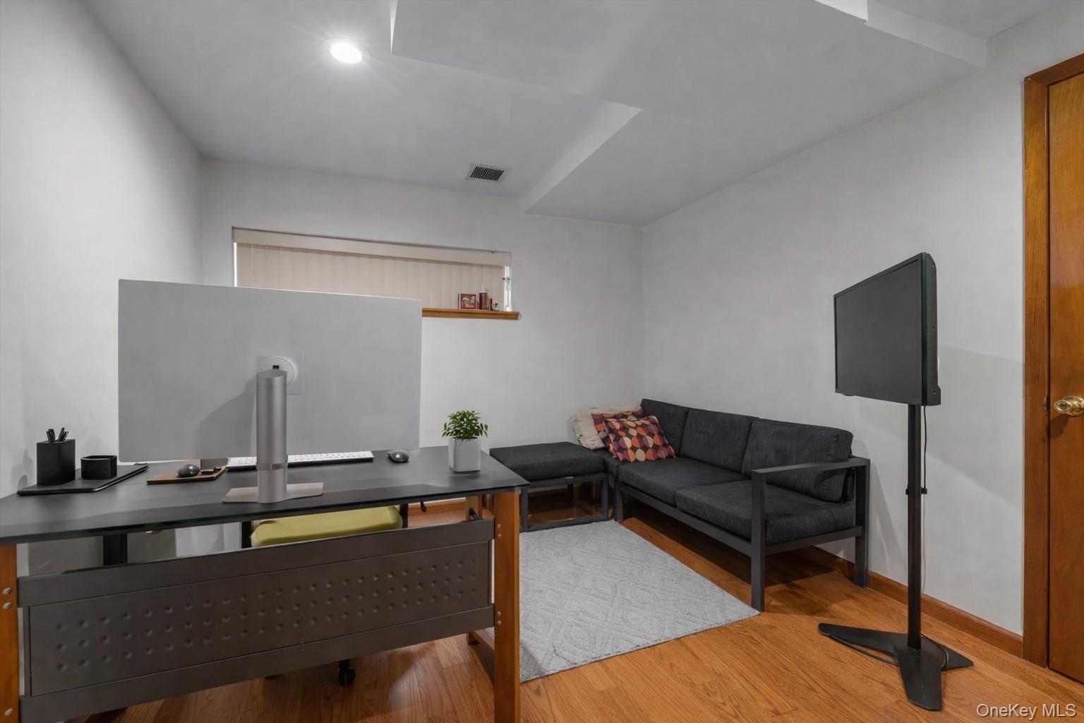 #12 photo, 217-63 Corbett Road, कुईंस Bayside , NY 11361